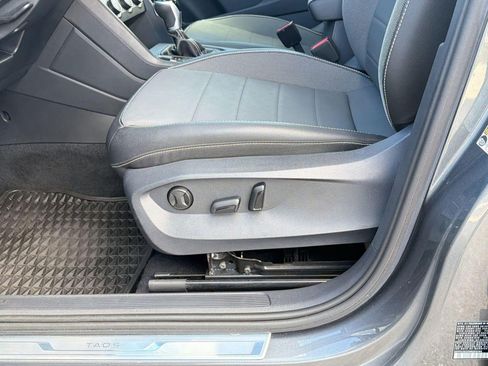 Certified 2022 Volkswagen Taos SE image 13