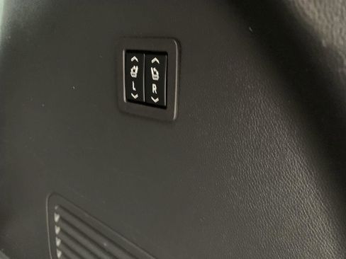 Used 2022 Buick Enclave Premium image 30