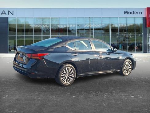 Certified 2025 Nissan Altima 2.5 SV FWD image 5