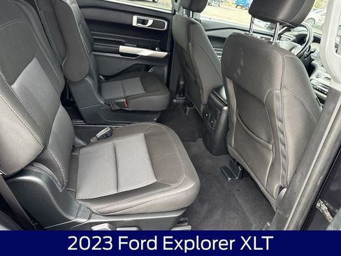 Used 2023 Ford Explorer XLT AWD/4WD image 14