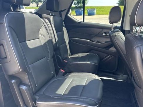 Used 2021 Chevrolet Traverse High Country AWD/4WD image 46