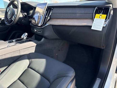 New 2026 Volvo XC90 B5 Plus w/ Protection Package Premier AWD/4WD image 18