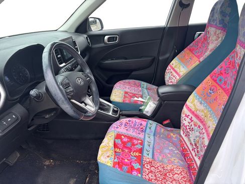 Used 2021 Hyundai Venue SEL w/ Cargo Package image 9