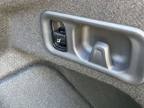 New 2026 Mercedes-Benz E 350 4MATIC Sedan image 11