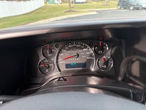 Used 2012 Chevrolet Express 3500 image 32