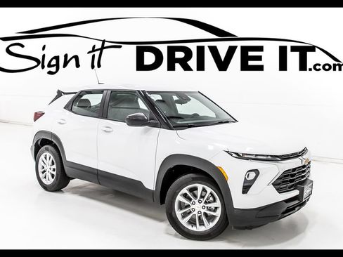 Used 2024 Chevrolet TrailBlazer LS w/ LS Confidence Package FWD image 1