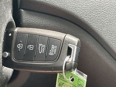 Used 2022 Hyundai Accent SE w/ Cargo Package FWD image 21