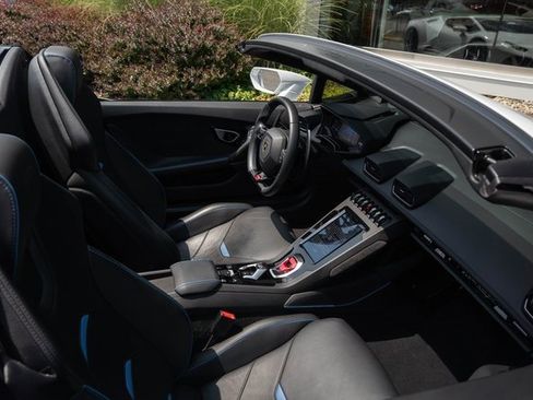 Used 2020 Lamborghini Huracan EVO image 33