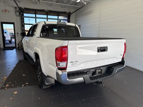 Certified 2017 Toyota Tacoma SR5 image 6