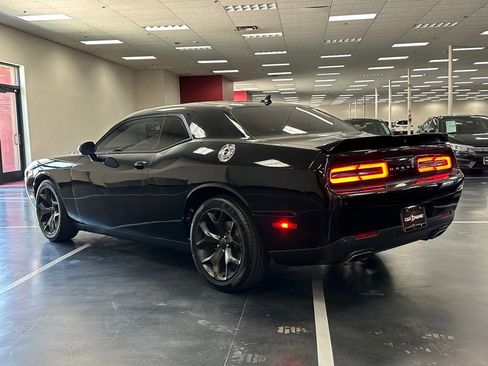 Used 2018 Dodge Challenger SXT Plus image 5