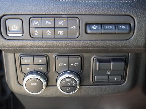 Used 2022 GMC Yukon Denali w/ Max Trailering Package image 19