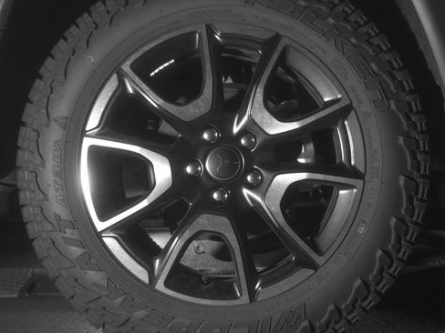 Used 2025 Jeep Compass Trailhawk AWD/4WD image 15