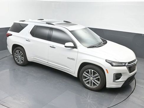 Used 2023 Chevrolet Traverse High Country FWD image 35