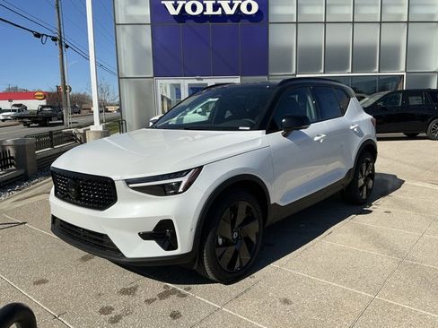 New 2026 Volvo XC40 B5 Ultra w/ Climate Package image 2