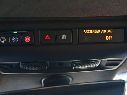 Used 2021 Chevrolet Corvette Stingray Premium Conv w/ Z51 Performance Package image 26