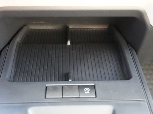 Used 2026 Toyota Corolla Cross L FWD image 32