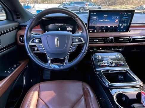 Used 2022 Lincoln Nautilus Reserve image 17