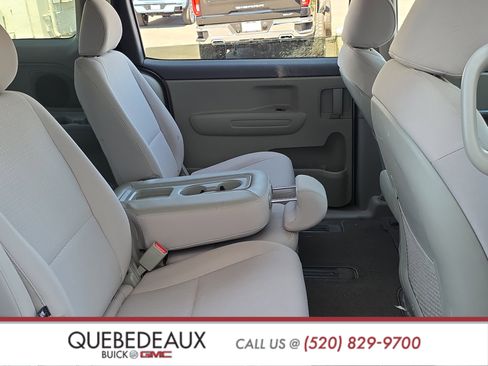 Used 2018 Kia Sedona LX FWD image 22