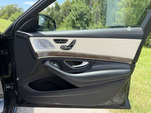 Used 2017 Mercedes-Benz S 550 Sedan image 13