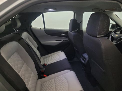 Used 2018 Chevrolet Equinox LS AWD/4WD image 19