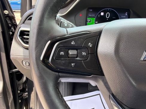 Used 2023 Chevrolet Bolt EUV Premier w/ Sun & Sound Package FWD image 24