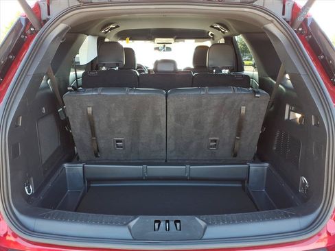 Used 2025 Ford Explorer ST-Line w/ ST-Line Street Pack AWD/4WD image 13