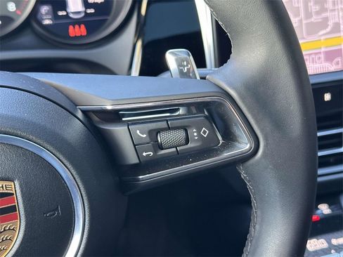 Used 2025 Porsche Macan image 22