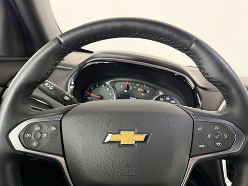 Used 2023 Chevrolet Traverse LT image 24