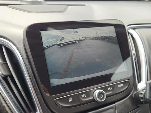 Used 2018 Chevrolet Malibu LT w/ Leather Package image 19