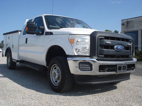 Used 2016 Ford F250 XL w/ Power Equipment Group image 2