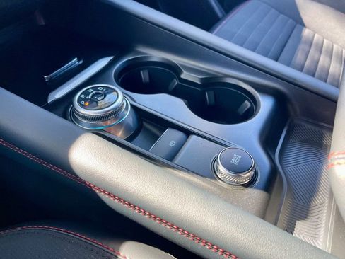 Used 2025 Ford Explorer ST-Line w/ ST-Line Street Pack image 16