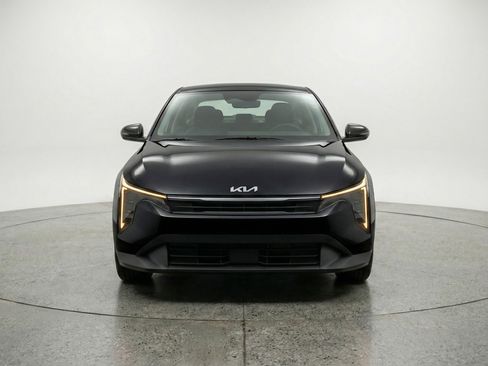 Used 2025 Kia K4 FWD image 2
