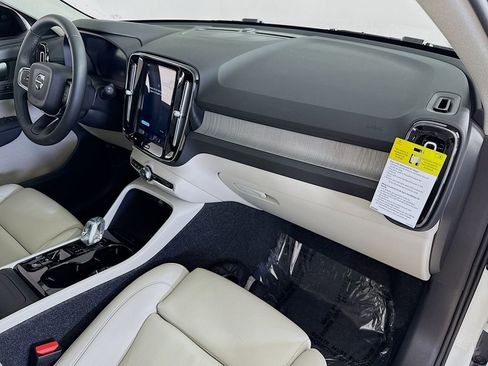 New 2026 Volvo XC40 B5 Plus w/ Protection Package Premier AWD/4WD image 30