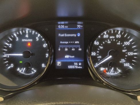 Used 2020 Nissan Rogue Sport SV FWD image 23