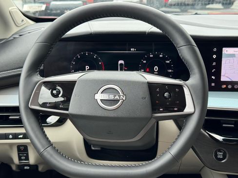 Used 2025 Nissan Murano SL AWD/4WD image 13