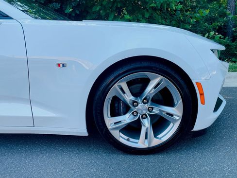 Used 2022 Chevrolet Camaro SS RWD image 8