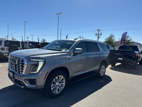 Used 2025 GMC Yukon Denali AWD/4WD image 9