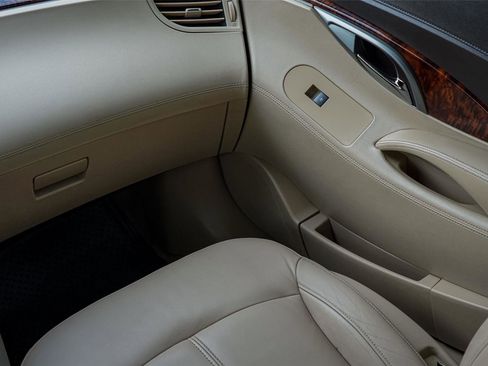 Used 2012 Buick LaCrosse Leather FWD image 27