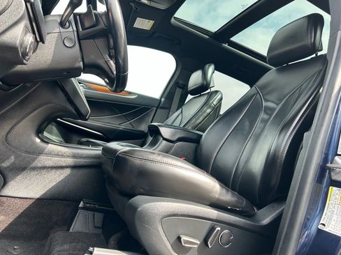 Used 2017 Lincoln MKC Reserve image 10