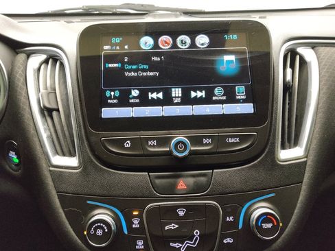 Used 2018 Chevrolet Malibu LT w/ Driver Confidence Package image 25