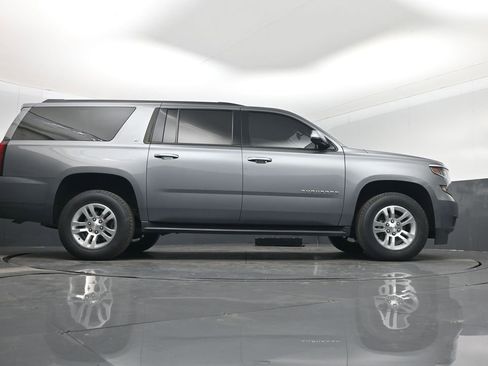 Used 2020 Chevrolet Suburban LT image 16