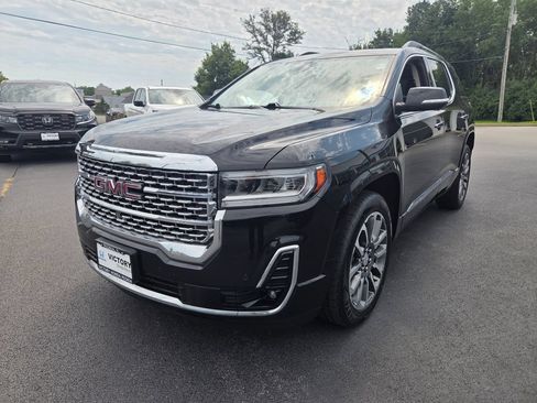 Used 2021 GMC Acadia Denali w/ Denali Ultimate Package AWD/4WD image 3