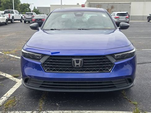 Used 2024 Honda Accord Sport image 2