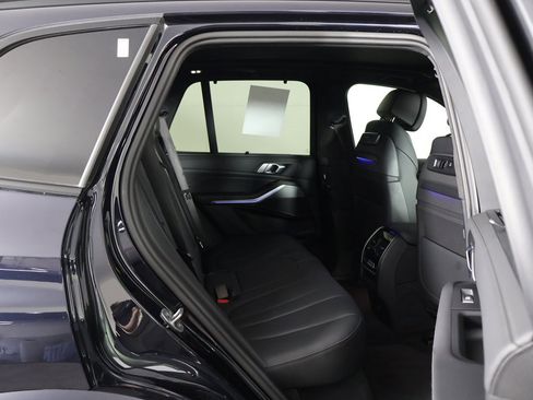 Used 2022 BMW X5 xDrive40i w/ M Sport Package image 39