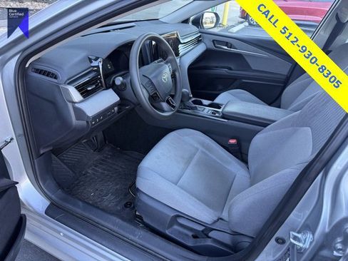 Used 2025 Toyota Camry LE image 9