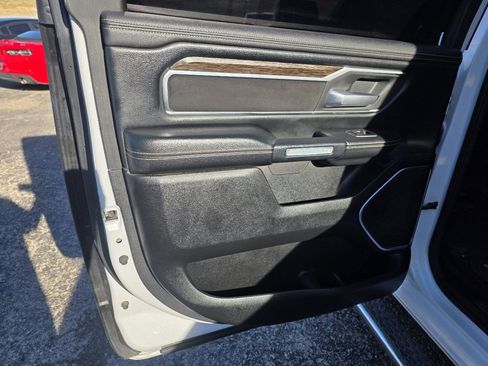 Used 2019 RAM 1500 Laramie image 12