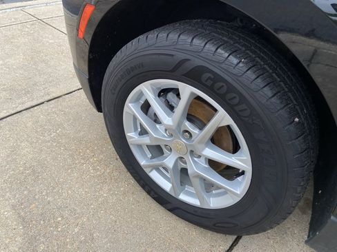 Used 2023 Chevrolet Equinox LT AWD/4WD image 25
