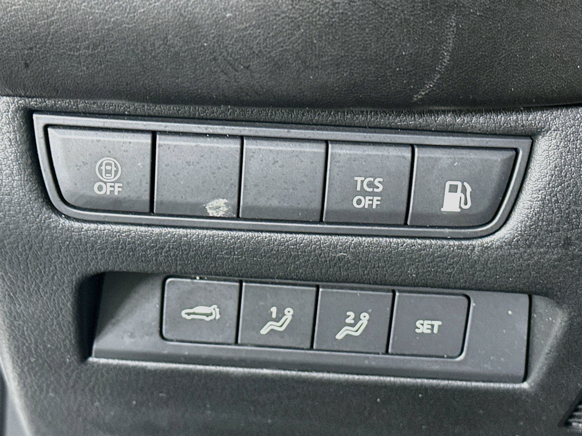 Used 2025 MAZDA CX-50 AWD 2.5 Hybrid w/ Premium Pkg image 17
