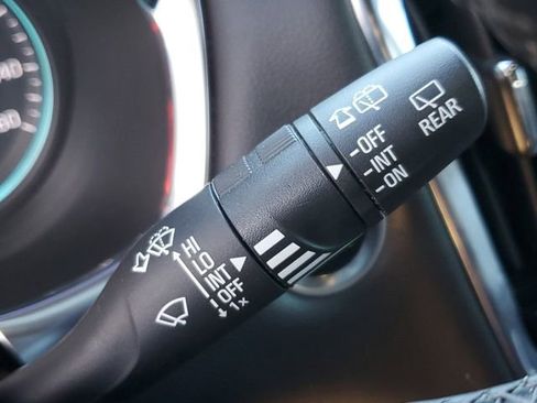 Used 2023 Chevrolet Traverse LT FWD image 24
