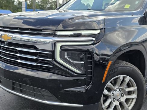 Used 2025 Chevrolet Suburban LT AWD/4WD image 9